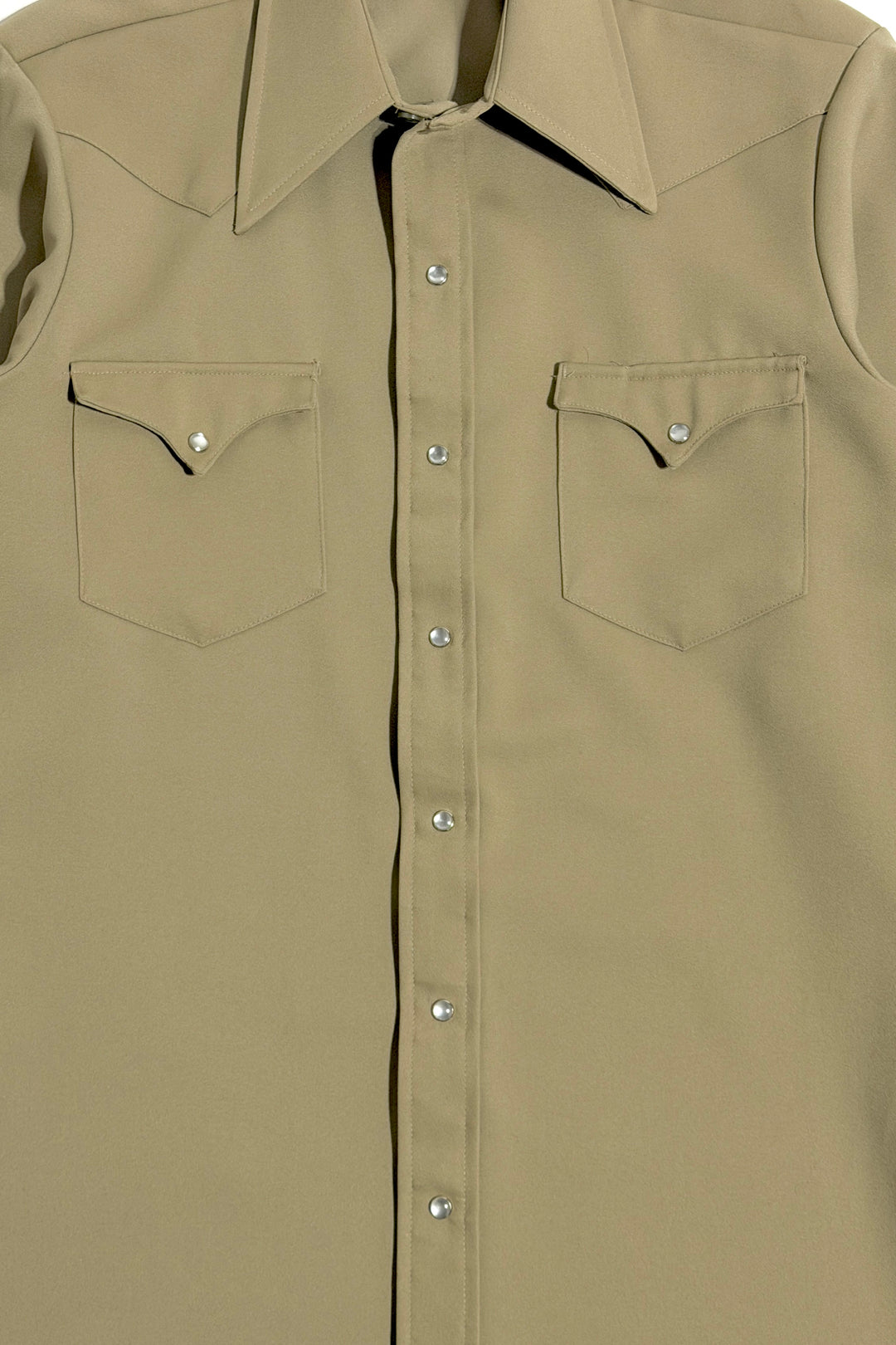 1950’S DEE CEE MADE IN USA KHAKI TAN PEARL SNAP WESTERN L/S B.D. SHIRT MEDIUM