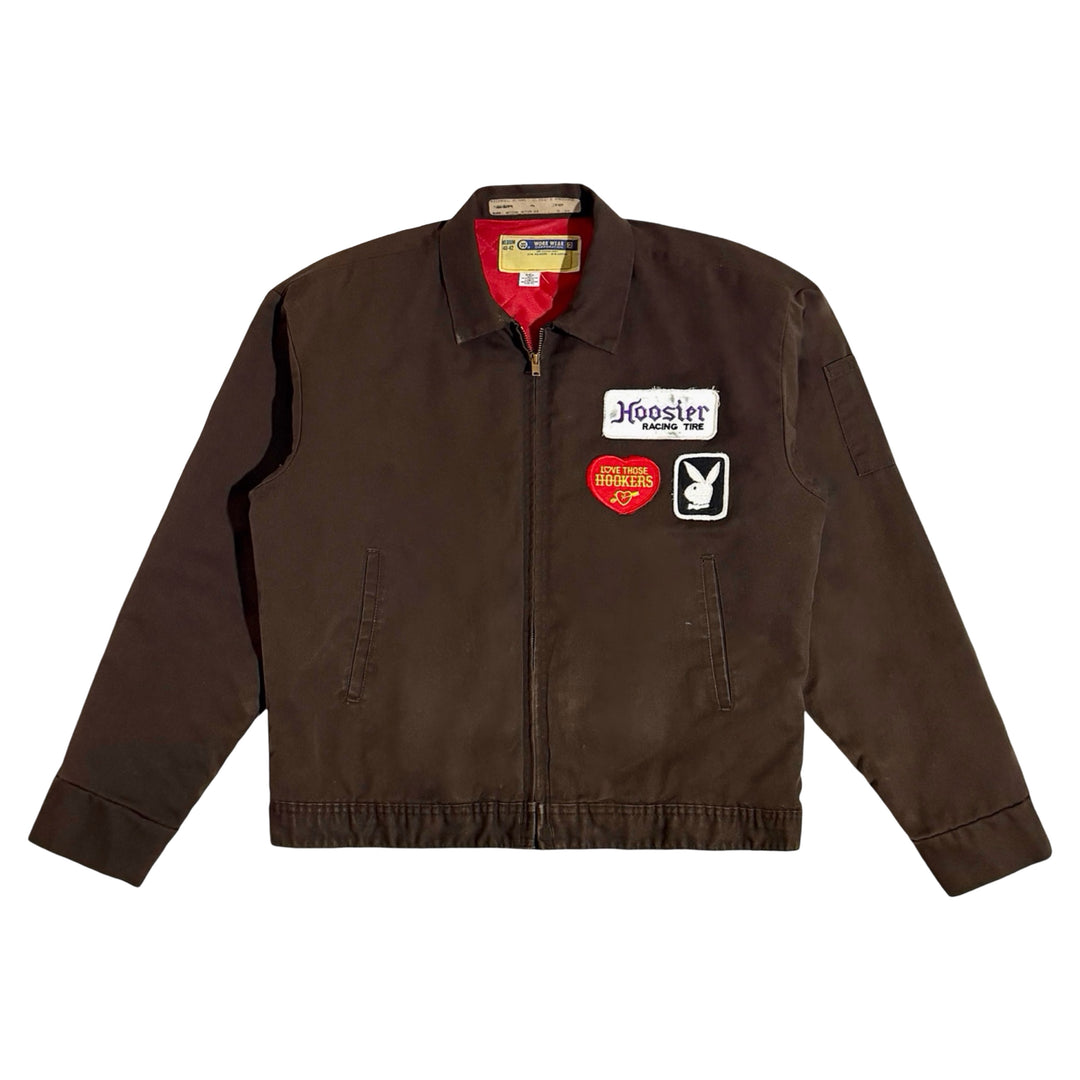 1970’S WORK WEAR CORPORATION MADE IN USA THRASHED &amp; FADED CROPPED BROWN TWILL PATCHED RACING JACKET LARGE