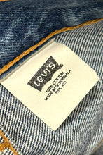 Load image into Gallery viewer, 1990’S LEVI’S 501 MEDIUM WASH FADED DENIM JEANS 28 X 32
