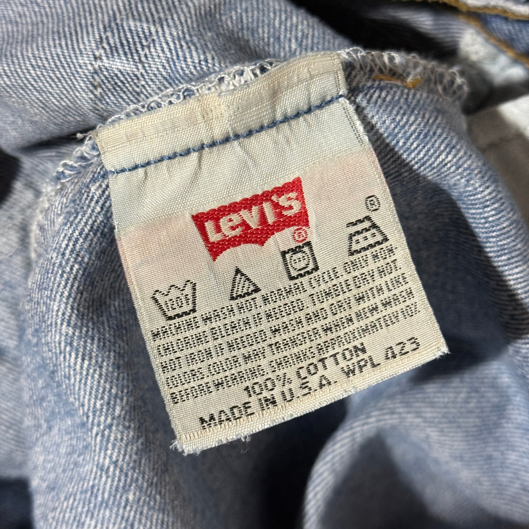 1990’S LEVI’S 501 MADE IN USA PERFECT LIGHT WASH DENIM JEANS 36 X 32