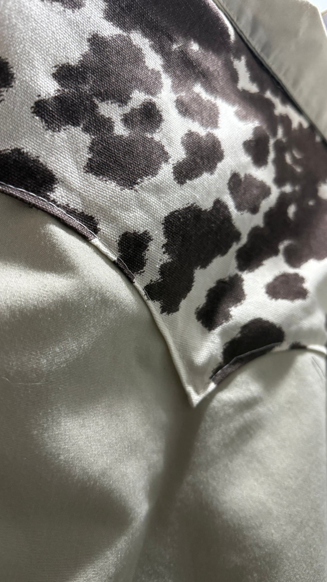 1970’S MASK X H BAR C MADE IN USA CROPPED REMOVABLE LEOPARD PRINT DYED SHEARLING COLLAR NORMANDE COW PRINT YOKE WESTERN BOMBER JACKET X-LARGE