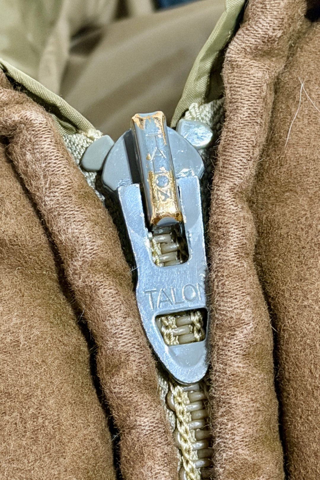 Tempco Talon zipper detail