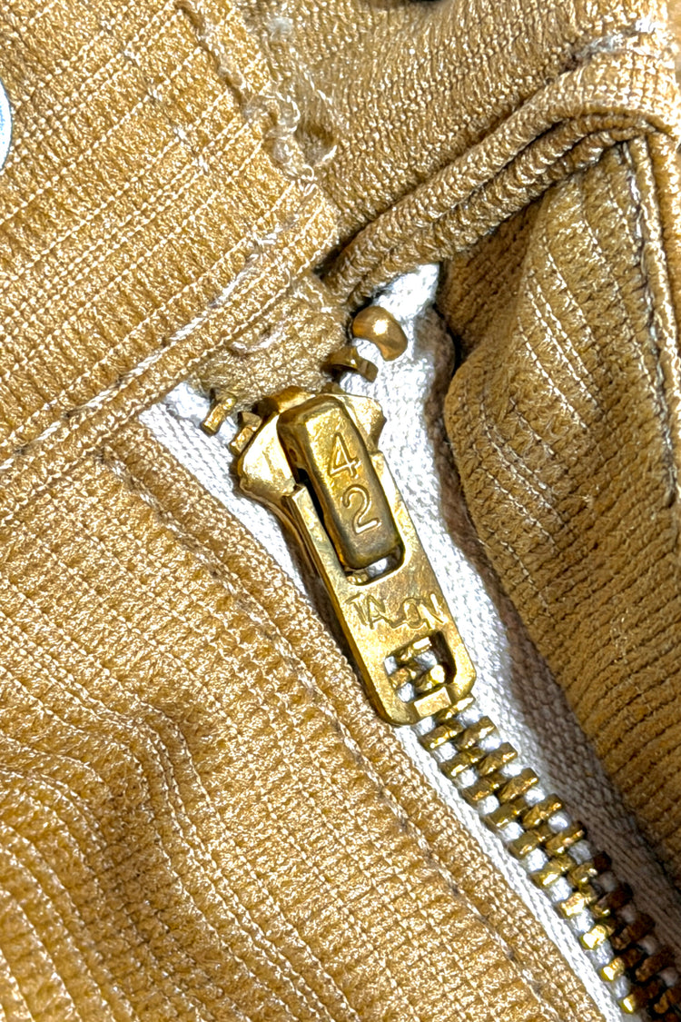 Talon zipper detail