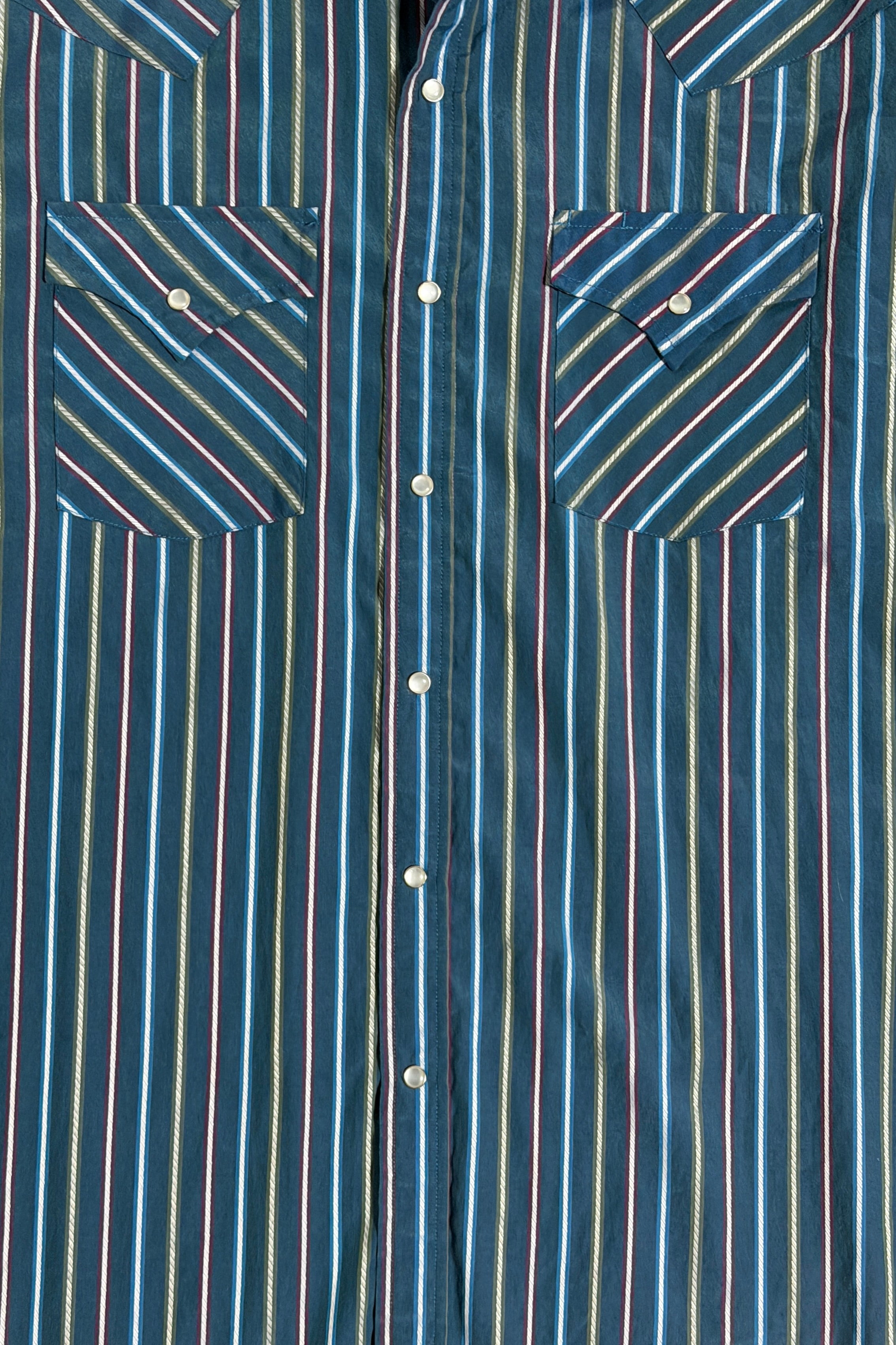 Ely Cattleman shirt detail
