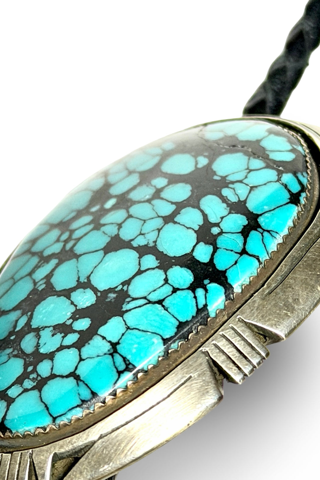 1990’S BRUCE WOOD (NAVAJO, 1974-2017) MASTER SILVERSMITH .925 STERLING SILVER &amp; KINGMAN HIGH GRADE SPIDERWEB MATRIX TURQUOISE CABOCHON BRAIDED LEATHER BOLO TIE
