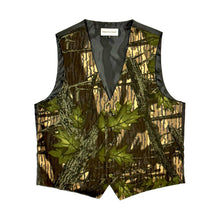 Load image into Gallery viewer, 1990’S PRONTI OUMO HUNTING CAMO PRINT VEST 44
