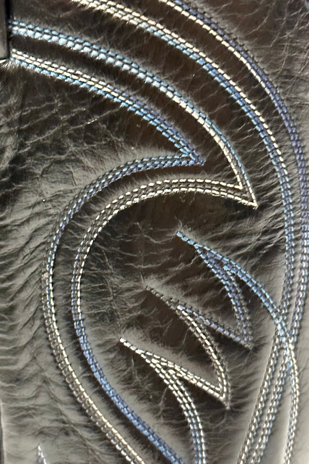 1980’S TONY LAMA MADE IN USA EMBROIDERED BLACK COWBOY BOOTS 8