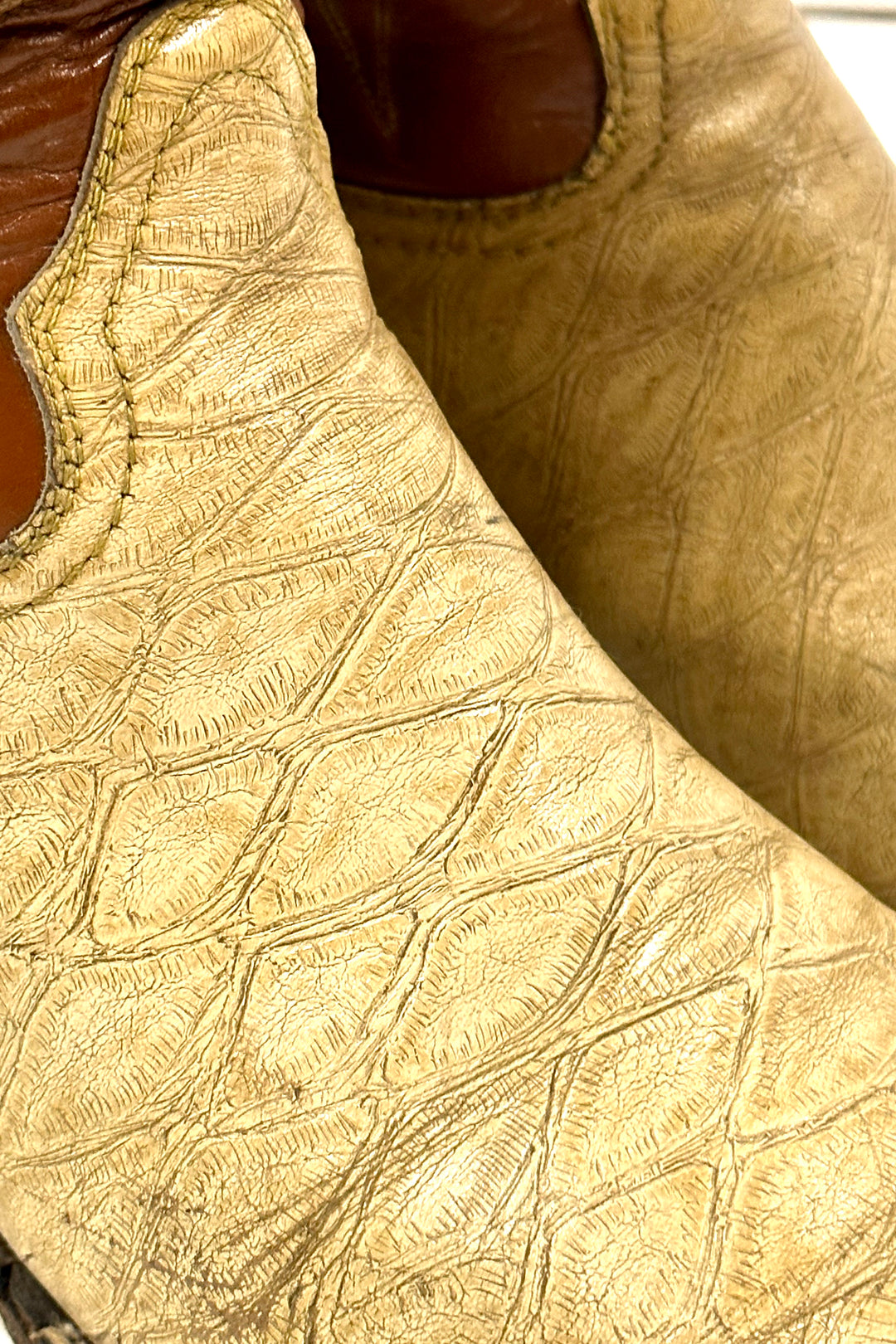 1990’S COYOTE BOOTS EMBROIDERED EMBOSSED TAN COWBOY BOOTS 9