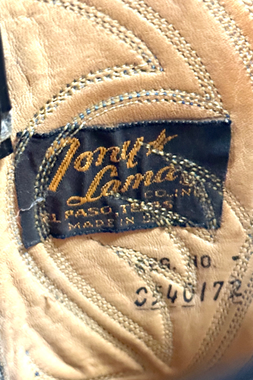 1980’S TONY LAMA MADE IN USA EMBROIDERED BLACK COWBOY BOOTS 8