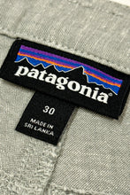 Load image into Gallery viewer, 2000’S PATAGONIA ORGANIC COTTON HIKING SHORTS 30
