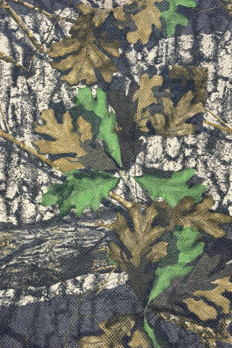 Bigwoods camo mesh fabric and pocket detail