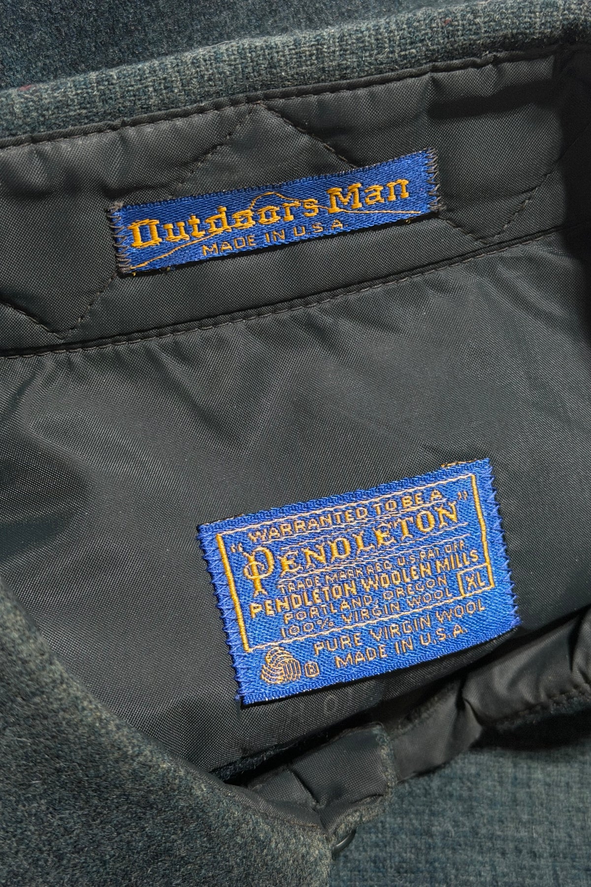 Pendleton Outdoors Man labels and quilted nylon collar lining