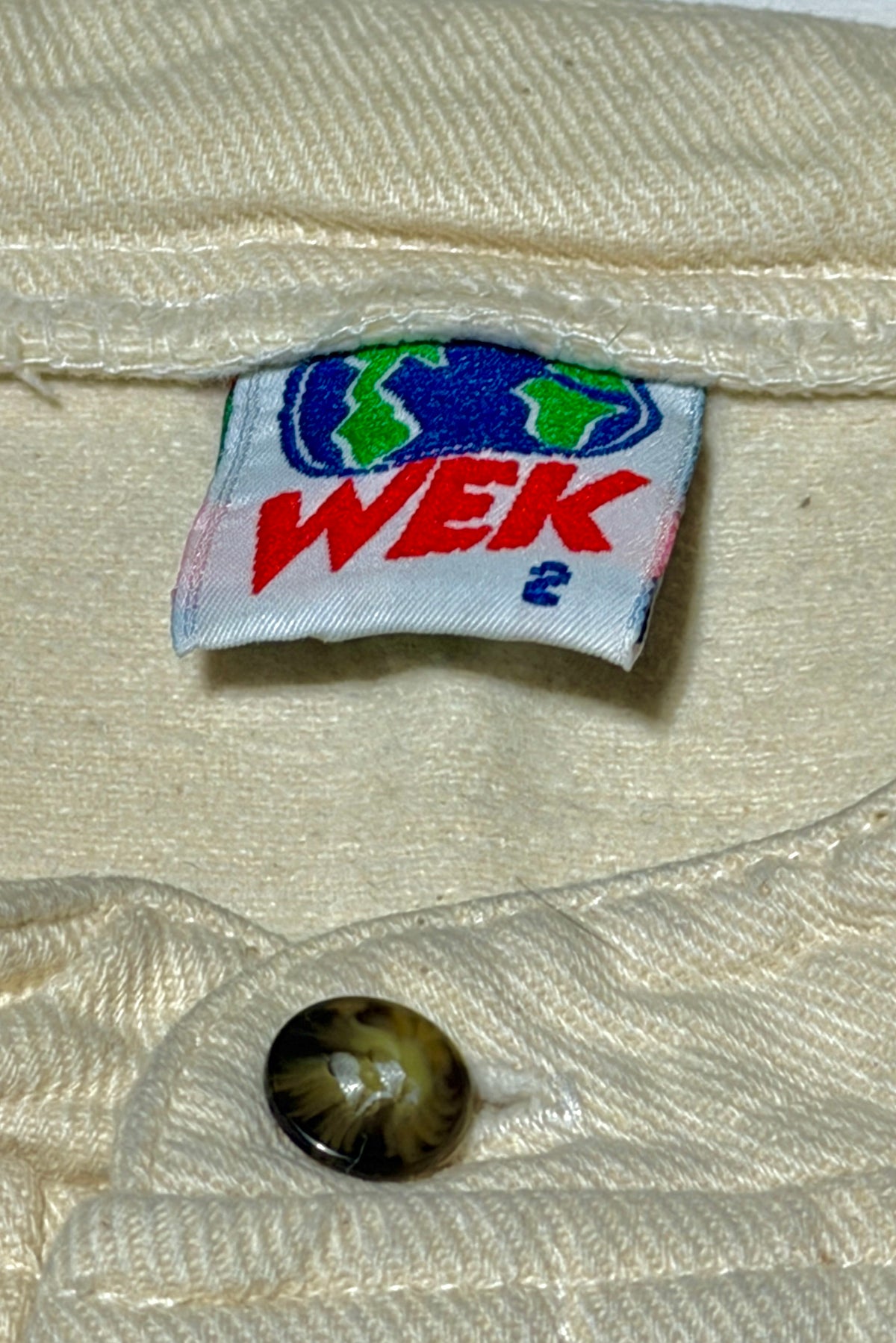 WEK tag and button detail