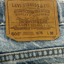 Load image into Gallery viewer, 1990’S LEVI’S MADE IN BRAZIL 505 ORANGE TAB LIGHT WASH PAINTER DENIM JEANS 36 X 28
