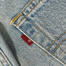 Load image into Gallery viewer, 1990’S LEVI’S 505 MADE IN USA RED TAB LIGHT WASH DENIM JEANS 28 X 32
