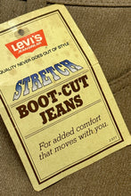 Load image into Gallery viewer, 1970&#39;S DEADSTOCK LEVI&#39;S 517 STAPREST COWBOY CUT PANTS 36 X 32
