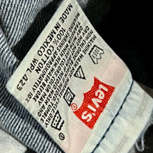 Load image into Gallery viewer, 1990’S LEVI’S 501 DARK DENIM JEANS 26 X 30

