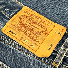 Load image into Gallery viewer, 1990’S LEVI’S 501 MADE IN USA MEDIUM WASH DENIM JEANS 34 X 32
