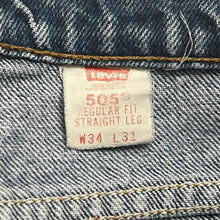 Load image into Gallery viewer, 1990’S LEVI’S MADE IN USA 505 ORANGE TAB LIGHT WASH RAW HEM DENIM JEANS 32 X 26
